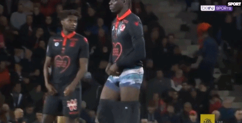 率重庆铜梁龙冲超，张外龙有望带领第5支球队征战中超（张外龙率重庆铜梁龙完成冲超，有望执教第5支中超球队）