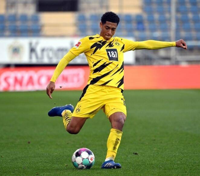 UFC2025最佳首秀候选萨尔基尔德一拳KO朱伯利，将战茸主（一拳KO朱伯利！UFC 2025最佳首秀候选萨尔基尔德下场将战茸主）