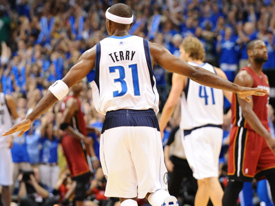 就这还复仇王楚钦？松岛／张本0-3惨烈出局 莎头豪取四连胜晋级决赛（还想复仇王楚钦？松岛／张本0-3遭横扫，莎头组合四连胜晋级决赛）