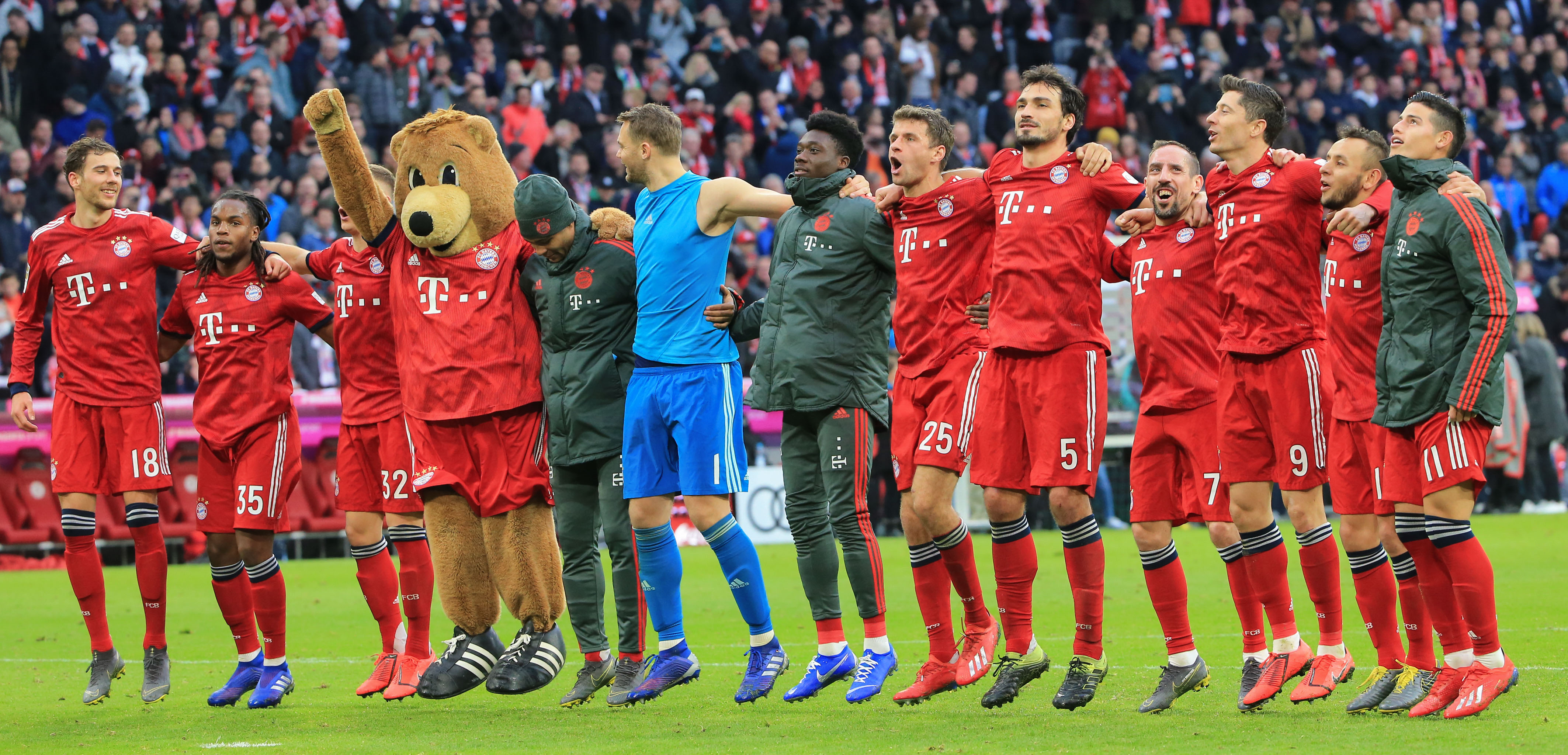 双喜临门，埃斯特旺在职业俱乐部生涯第100场里程碑中破门（百场里程碑之夜，埃斯特旺破门喜上加喜）