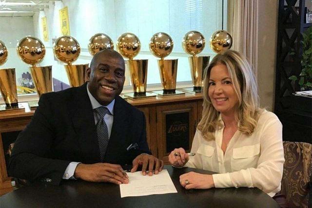 掘金约基奇三双末节爆发（掘金核心约基奇三双 末节强势接管比赛）