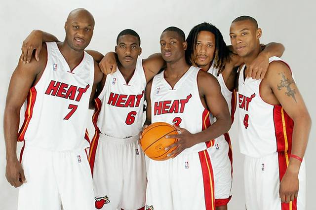 斯拉维亚队长：下半场我们想踢得更具威胁，但阿森纳太强了（斯拉维亚队长：下半场试图增强进攻威胁，无奈阿森纳过于强大）