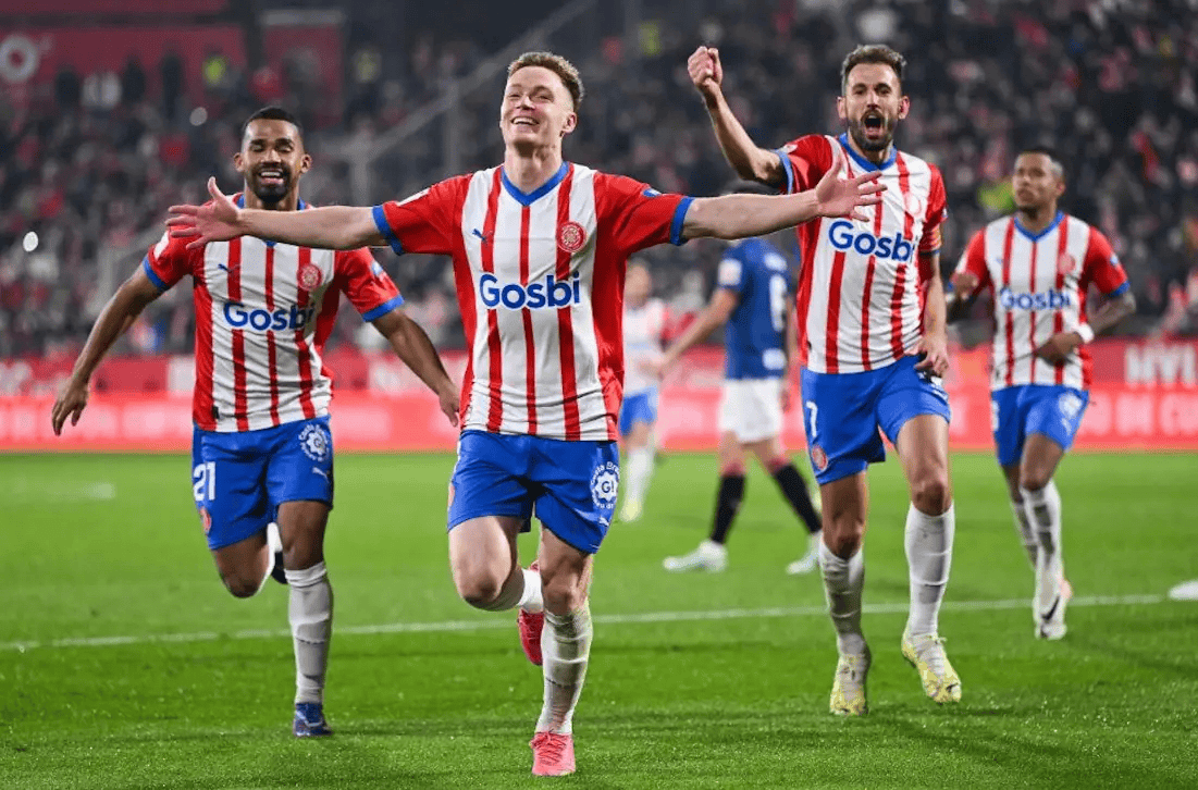 自交易以来：东契奇出战41场拿下28胜，浓眉仅出战14场（交易后对比：东契奇41战28胜，浓眉仅登场14次）