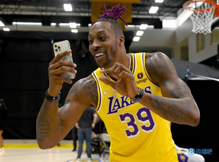 记者：兰克尔踢成都前夜溜去深圳见女友，次日回来裤裆有血（记者称兰克尔赛前行程引发质疑）