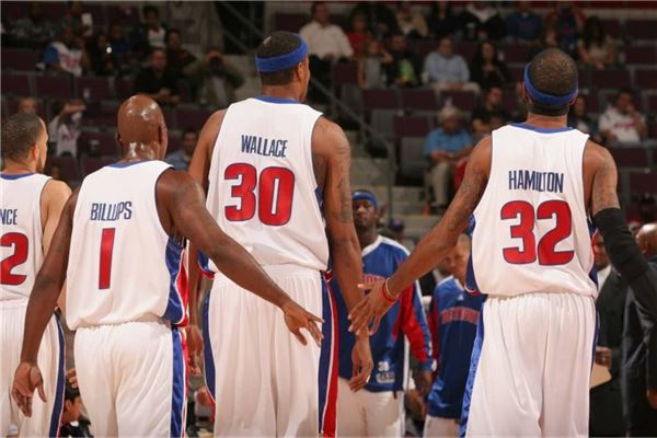 锁定前24，阿森纳、拜仁、巴黎等5队已保底欧冠淘汰赛附加赛（阿森纳、拜仁、巴黎等五队已确保欧冠前24，至少锁定淘汰赛附加赛席位）