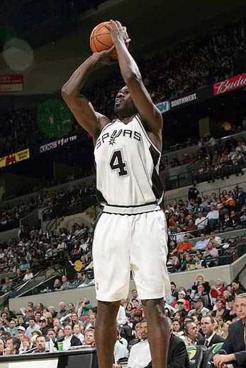 生涯首次攻破科莫球门，劳塔罗意甲对阵30支球队取得过进球（首破科莫城门！劳塔罗已在意甲对阵30支球队完成进球）